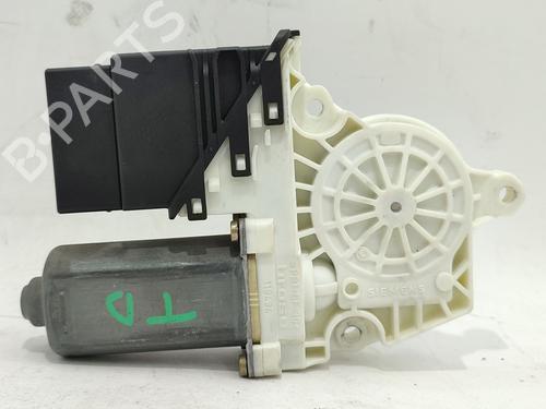 Used Right rear window motor Right rear window motor VW GOLF IV (1J1) 1.9 TDI (115 hp) 33855958 33855958