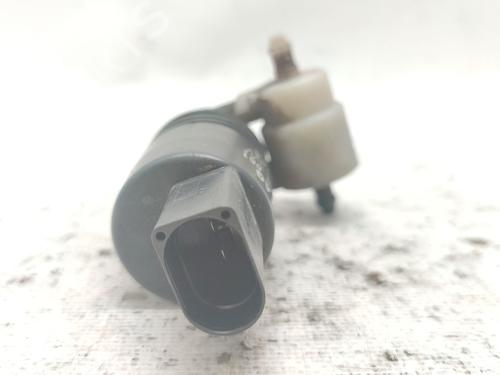 Washer pump VW TOURAN (1T3) 1.6 TDI | BP37444831E24 - Image 3