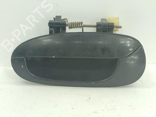 Used Rear left exterior door handle KIA CARENS I MPV (FC, FJ) 2.0 CRDi (113 hp) 31061013