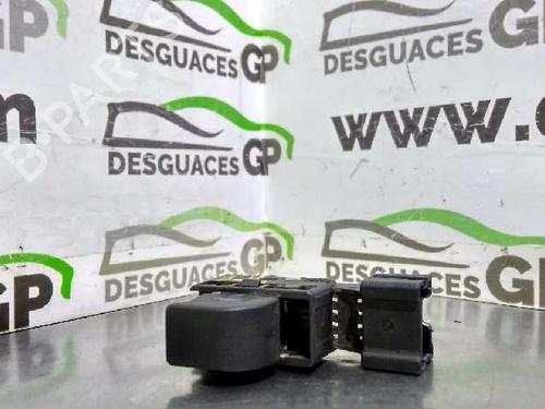 Used Left rear window switch NISSAN PRIMERA Hatchback (P11) 2.0 TD (90 hp) 7139324
