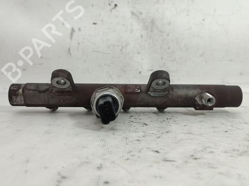 Used Injection rail RENAULT CLIO III (BR0/1, CR0/1) [2005-2014]  28825465