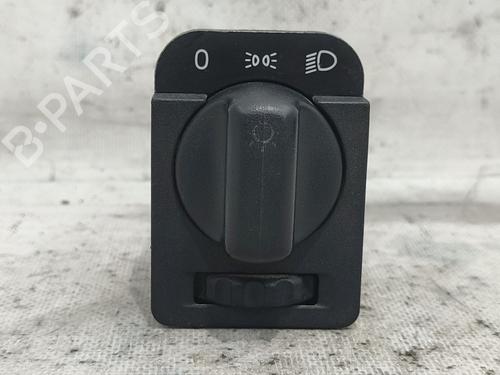 Used Headlight switch OPEL CORSA B (S93) 1.7 D (F08, F68, M68) (60 hp) 24406918