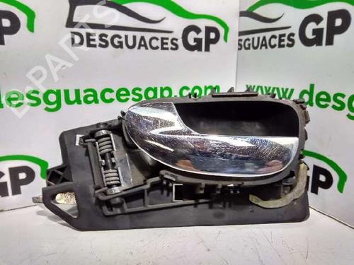 Used Front left interior door handle PEUGEOT 307 Break (3E) 2.0 HDI 90 (90 hp) 7143484