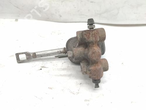 Used Brake master cylinder ISUZU TROOPER III 3.0 DTI (159 hp) 23147905