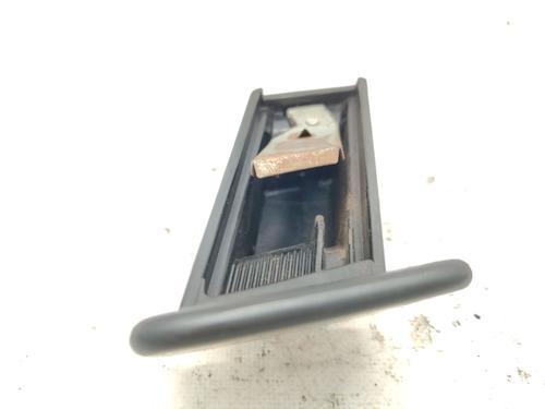 Aschenbecher für NISSAN PICK UP (D22) 2.5 TD 4WD (103 hp) 30834705