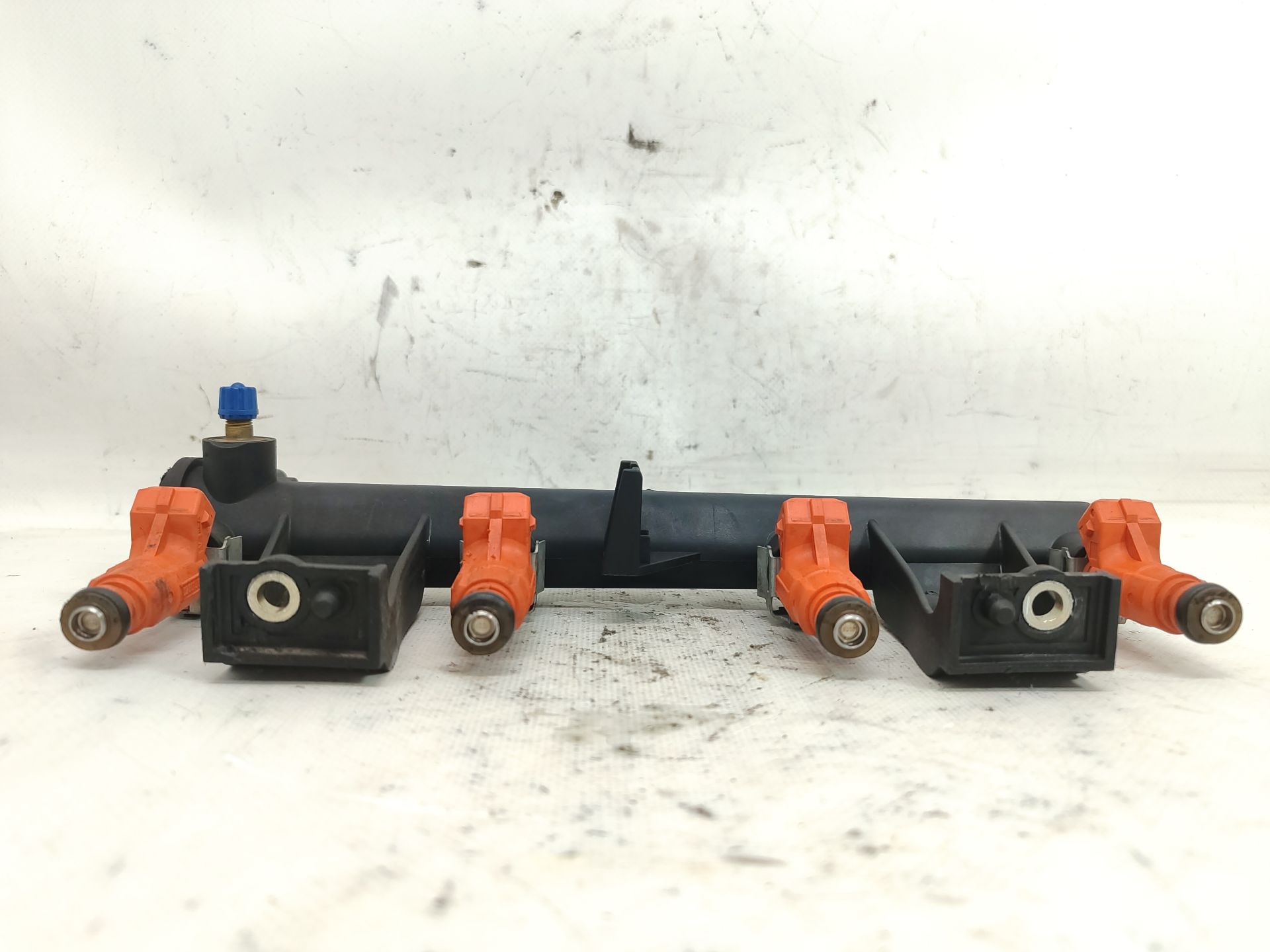 Injection rail PEUGEOT 206 Hatchback (2A/C) 1.6 16V 28819276 | B-Parts