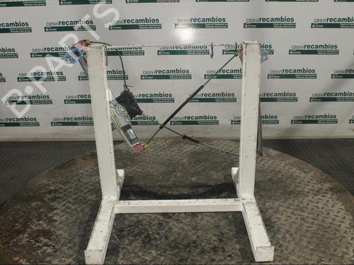 Used Front right window mechanism Front right window mechanism OPEL CORSA D (S07) 1.3 CDTI (L08, L68) (95 hp) 12077006 12077006