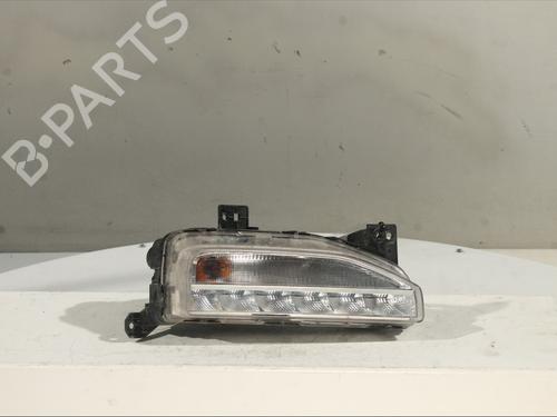 right-daytime-light-vw-t-roc-a11-d11-2017-32076228 main image