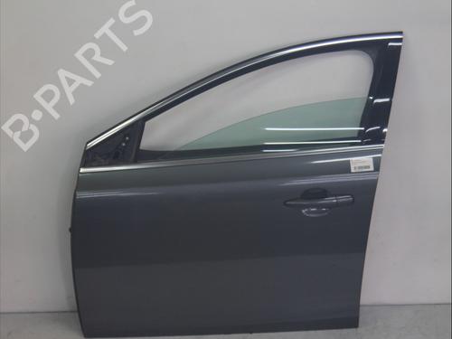 left-front-door-volvo-v40-hatchback-525-2012-2013-2014-2015-2016-2017-2018-2019-36311582 main image
