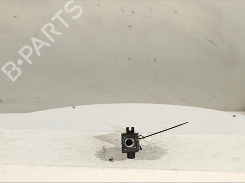 switch-audi-a4-b9-avant-8w5-8wd-2015-32254032 main image