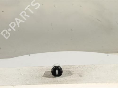 Used Switch TOYOTA HILUX VIII Pickup (_N1_) 2.4 D 4WD (GUN125_, GUN125R) (150 hp) 29463294