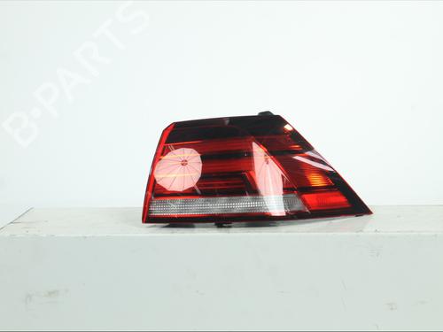 Used Right taillight Right taillight VW GOLF VII (5G1, BQ1, BE1, BE2) 1.5 TSI (130 hp) 35747697 35747697