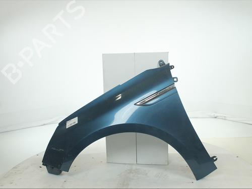 left-front-fenders-renault-megane-iv-hatchback-b9amn_-2015-34145336 main image