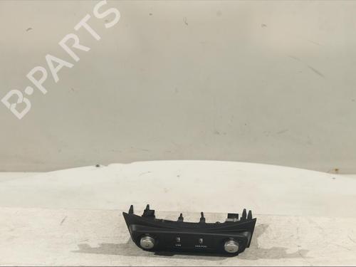 Used Switch Switch SSANGYONG TIVOLI 1.6 XDi 160 (115 hp) 24399063 24399063