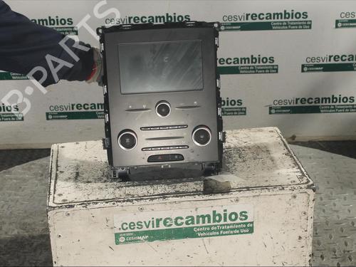 display-monitor-renault-megane-iv-hatchback-b9amn_-2015-23993802 main image