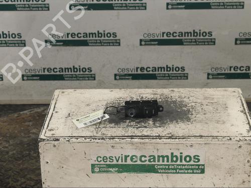 Used Switch Switch PEUGEOT 208 I (CA_, CC_) 1.4 HDi (68 hp) 11897105 11897105