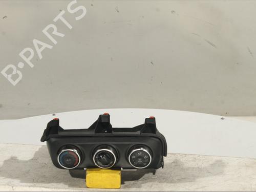 AC Styreenhet / Manøvreringsenhet TOYOTA YARIS (_P21_, _PA1_, _PH1_) 1.5 (MXPA11) (125 hp) 30522437