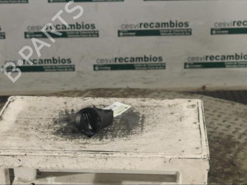 Used Headlight switch Headlight switch VW POLO IV (9N_, 9A_) 1.4 TDI (80 hp) 11895746 11895746