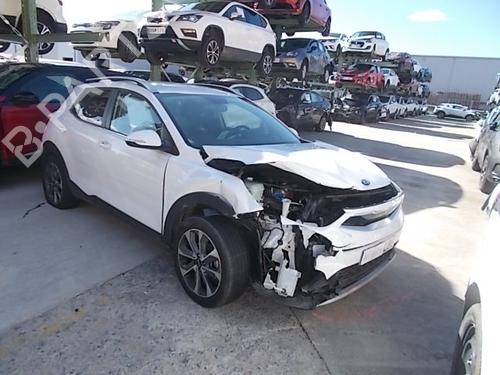 Left front fog light KIA STONIC (YB) 1.0 T-GDi | BP26900351C30 - Image 3