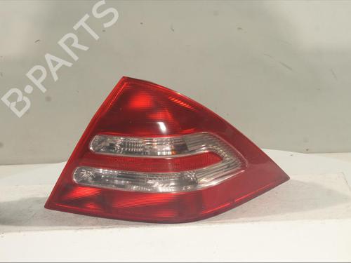 Used Right taillight Right taillight MERCEDES-BENZ C-CLASS (W203) C 220 CDI (203.006) (136 hp) 21500116 21500116