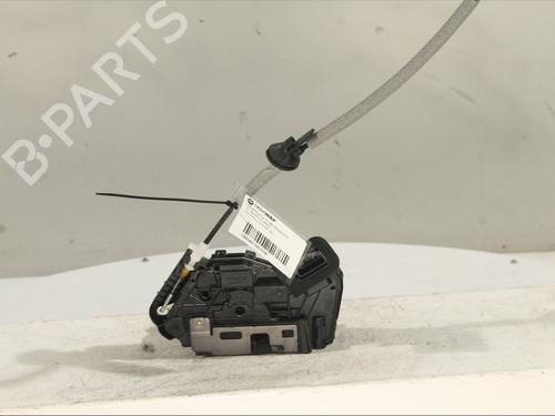 front-right-lock-skoda-karoq-nu7-nd7-2017-28529541 main image