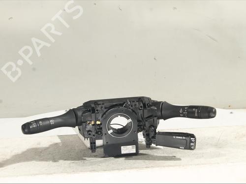 steering-column-stalk-renault-arkana-i-lcm_-ldn_-2019-24578523 main image
