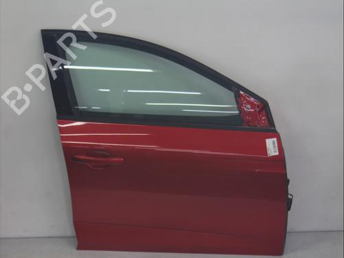 right-front-door-renault-megane-iv-hatchback-b9amn_-2015-37862875 main image