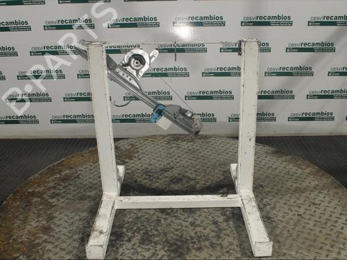 Used Front right window mechanism Front right window mechanism 12077382 12077382