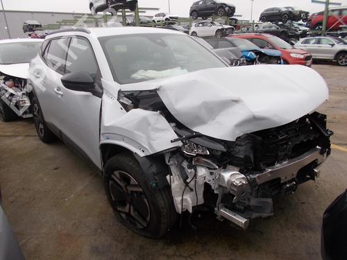 Brugte PEUGEOT 2008 II (UD_, US_, UY_, UJ_, UR_, UC_) 1.2 PureTech 100 (USHNK) (101 hp) 4437939