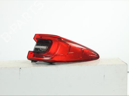 right-taillight-renault-kadjar-ha_-hl_-2015-37499777 main image