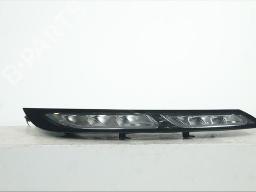 right-daytime-light-citroen-c4-cactus-2014-37862852 main image