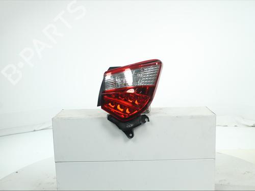 Farolim direito Farolim direito TOYOTA YARIS (_P13_) 1.5 (NSP131_) (112 hp) 35797627 35797627