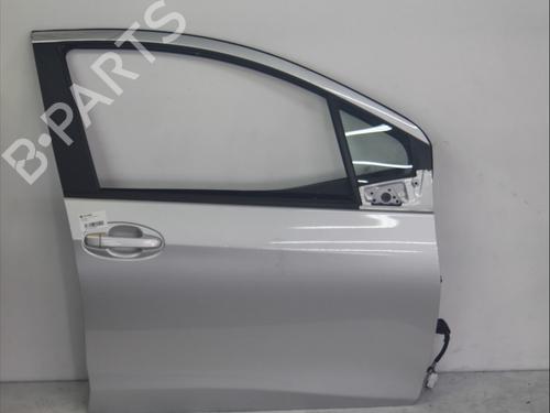 right-front-door-toyota-yaris-_p13_-2010-2011-2012-2013-2014-2015-2016-2017-2018-2019-2020-32457874 main image