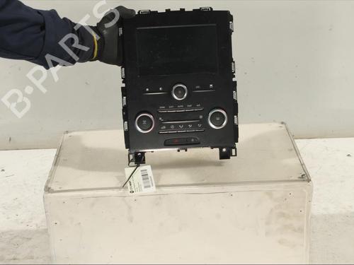 Used Display monitor RENAULT MEGANE IV Hatchback (B9A/M/N_) 1.2 TCe 130 (B9MR) (130 hp) 11904090