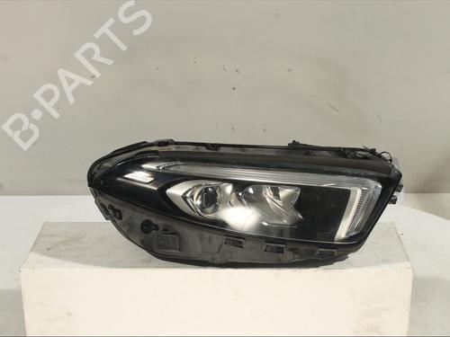 Scheinwerfer rechts für MERCEDES-BENZ A-CLASS (W177) A 180 d (177.010) (116 hp) 32354850
