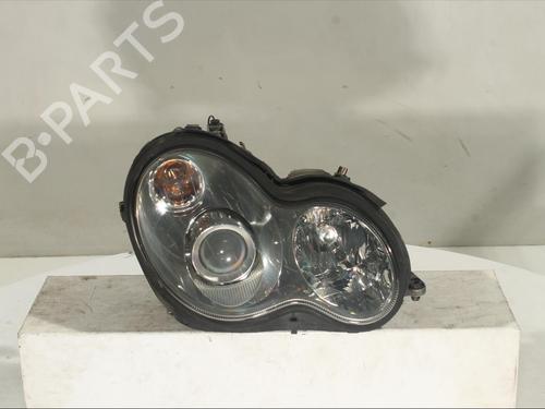 Used Right headlight Right headlight MERCEDES-BENZ C-CLASS (W203) C 220 CDI (203.008) (150 hp) 17209292 17209292