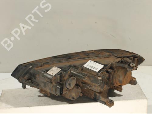 Right headlight VW TOURAN (5T1) 1.6 TDI | BP29049579C29