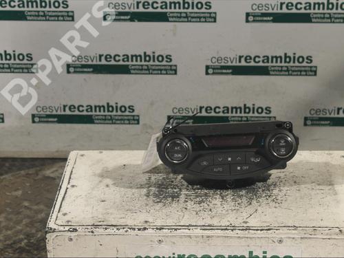 Used Climate control TOYOTA YARIS (_P13_) 1.3 (NSP130_, NSP130) (99 hp) 11893718