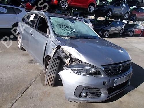 Right front fog light PEUGEOT 308 SW II (LC_, LJ_, LR_, LX_, L4_) 1.5 BlueHDi 130 | BP25752821C31 