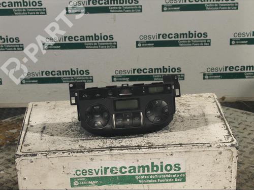 Airco bedieningspaneel TOYOTA RAV 4 II (_A2_) 2.0 D 4WD (CLA20_, CLA21_, CLA20R, CLA21R) (116 hp) 11899161