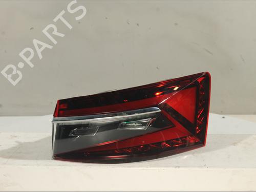 right-taillight-skoda-superb-iii-3v3-2015-2016-2017-2018-2019-2020-2021-2022-2023-2024-32178466 main image