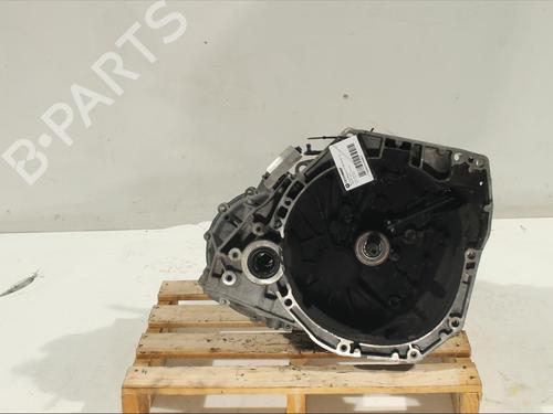 gearbox-renault-megane-iv-hatchback-b9amn_-2015-23993838 main image