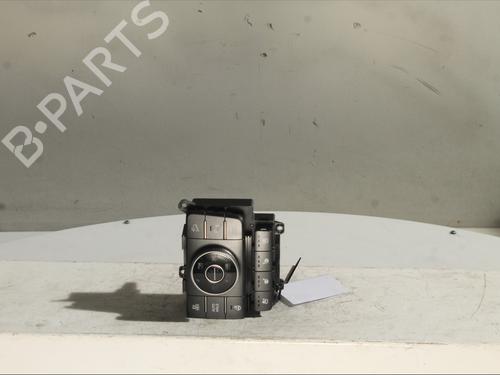 switch-hyundai-santa-fe-iv-tm-tma-2018-32457744 main image