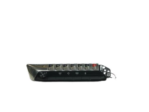 Used Switch Switch PEUGEOT 3008 II SUV (MC_, MR_, MJ_, M4_) 1.5 BlueHDi 130 (131 hp) 40615458 40615458