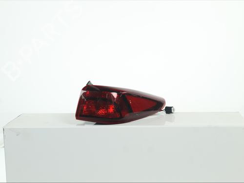 Used Right taillight Right taillight 33948673 33948673