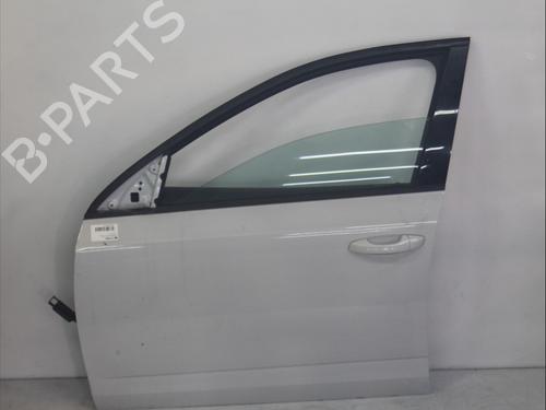 Used Left front door Left front door SKODA OCTAVIA III Combi (5E5, 5E6) 2.0 TDI (150 hp) 34710386 34710386