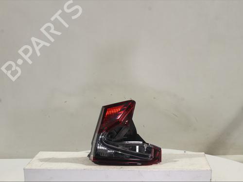 right-tailgate-light-toyota-c-hr-_x1_-2016-33445210 main image