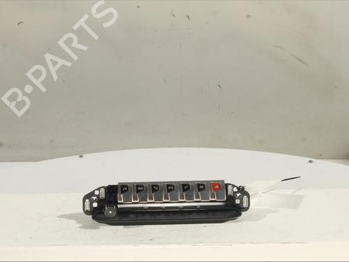 Used Switch PEUGEOT 3008 II SUV (MC_, MR_, MJ_, M4_) 1.5 BlueHDi 130 (131 hp) 31843503