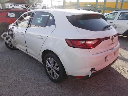 Brugte RENAULT MEGANE IV Hatchback (B9A/M/N_) 1.3 TCe 140 (B9NB) 4816601