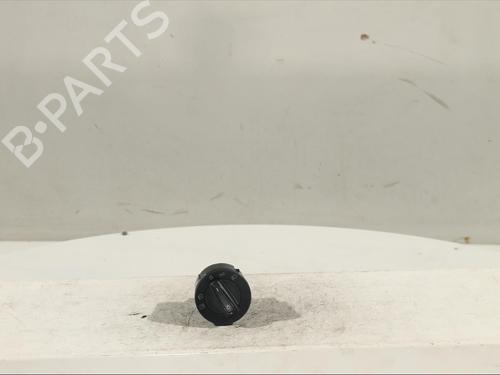 Used Headlight switch VW TOURAN (5T1) [2015-2025]  13302490